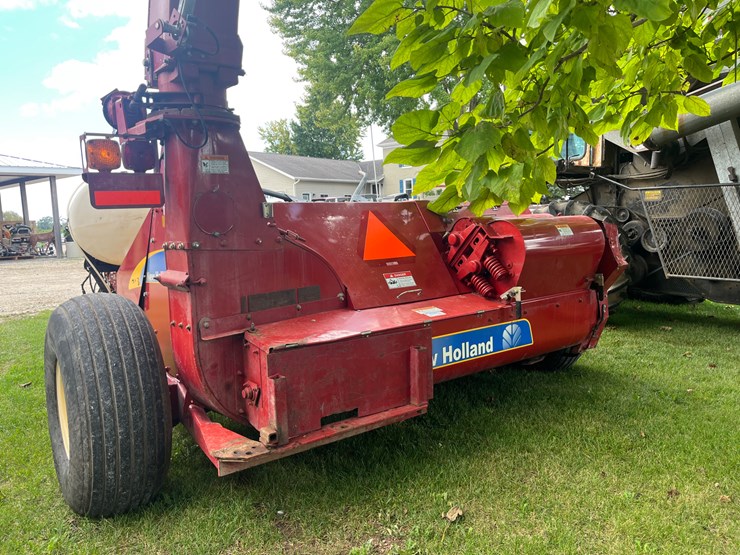 new-holland-fp240-image-3