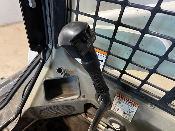 2015-bobcat-t650-image-30