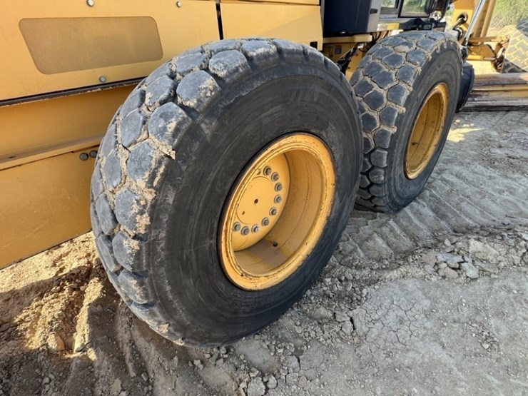 2011-deere-772gp-image-28