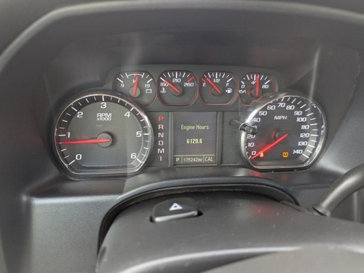 2016-chevrolet-silverado-2500-image-27