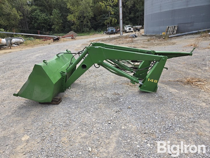 john-deere-148-image-8
