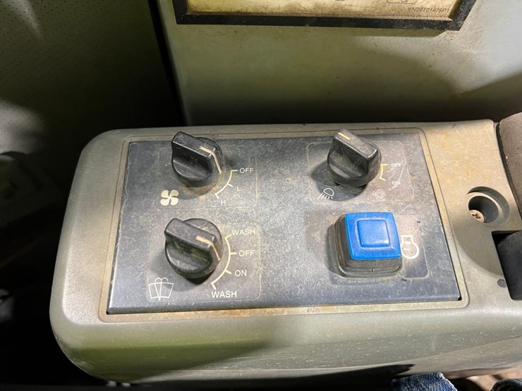 2002-kobelco-sk30sr-image-31