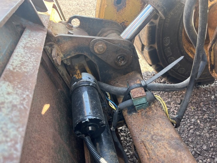 2012-caterpillar-272d-image-13