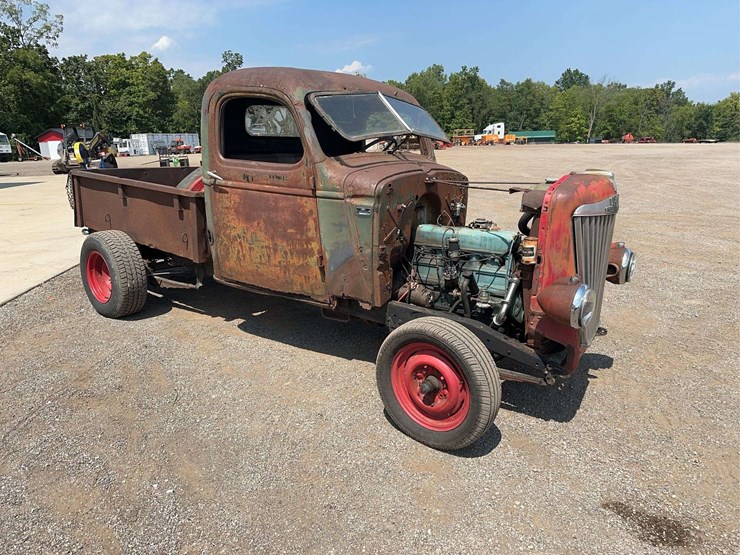 chevrolet-1/2-ton-regular-cab-pickup-image-2