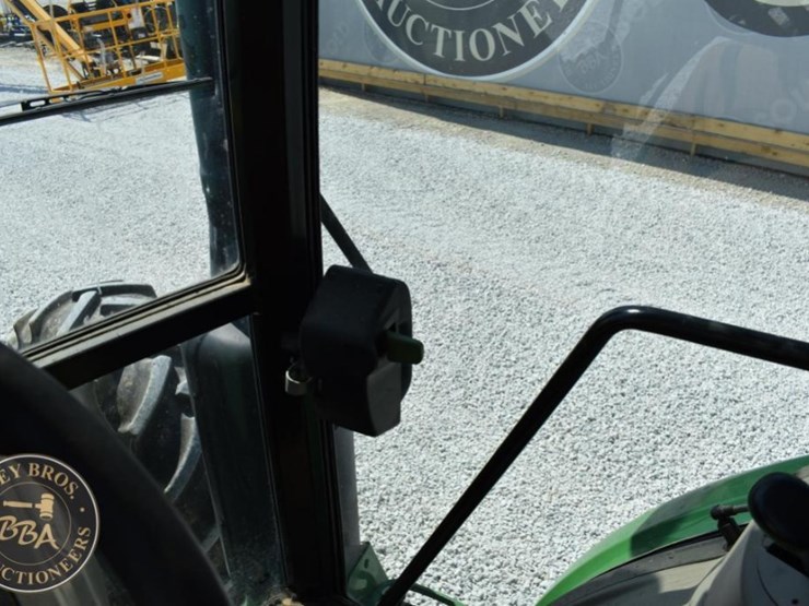 2017-john-deere-6120e-image-39