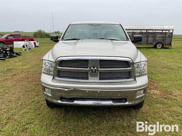 2009-dodge-ram-1500-image-2
