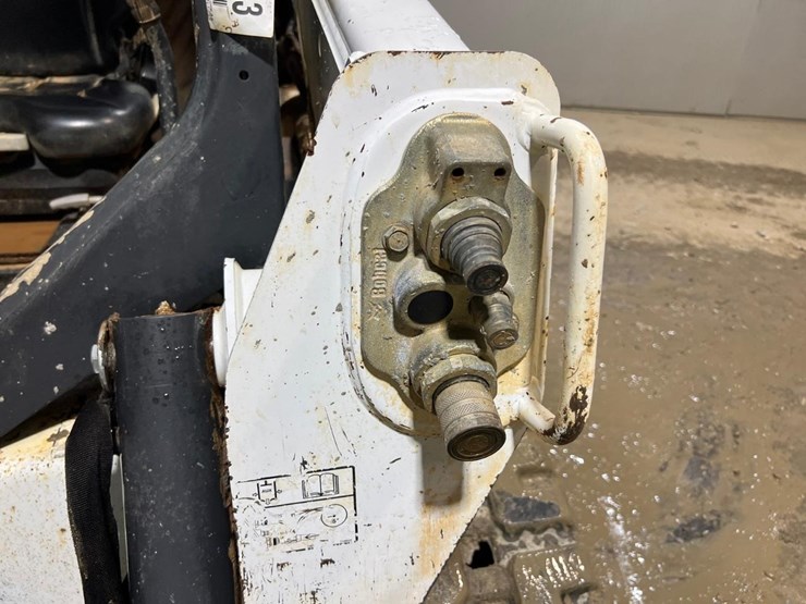 2017-bobcat-t550-image-11