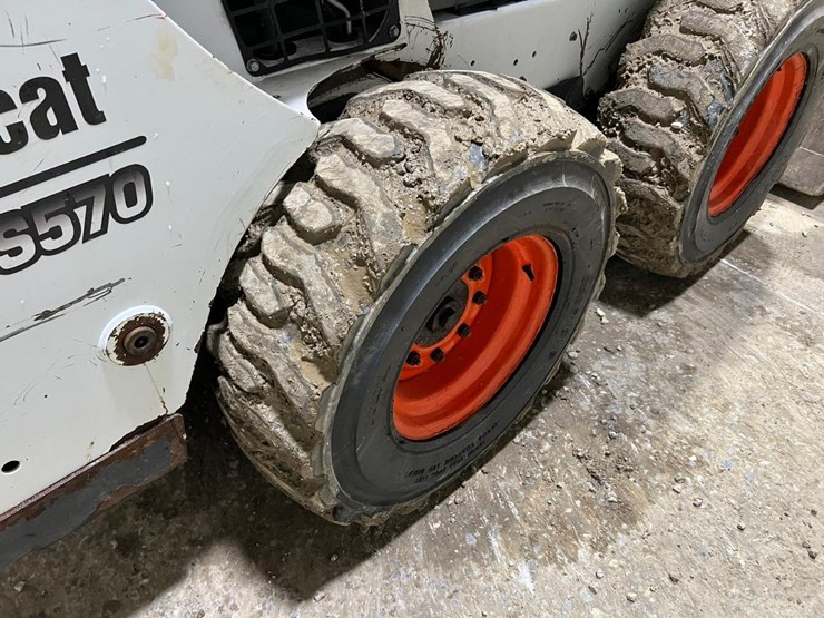 2017-bobcat-s570-image-16