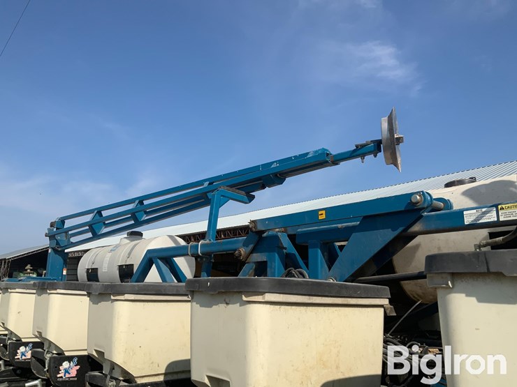 2005-kinze-3600-image-19