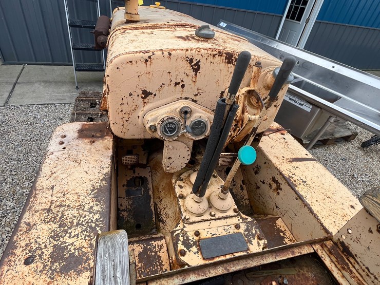 caterpillar-22-image-8