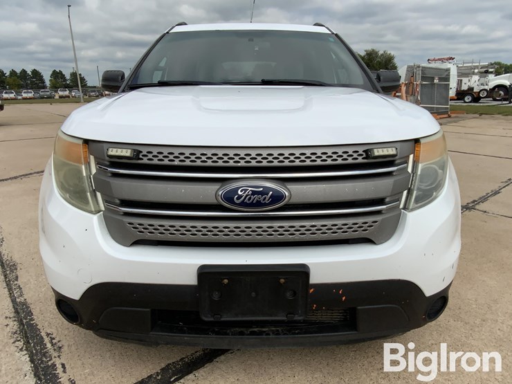 2014-ford-explorer-image-16