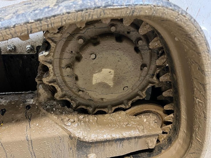 2023-bobcat-t770-image-14