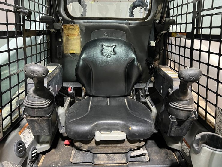 2019-bobcat-t870-image-21