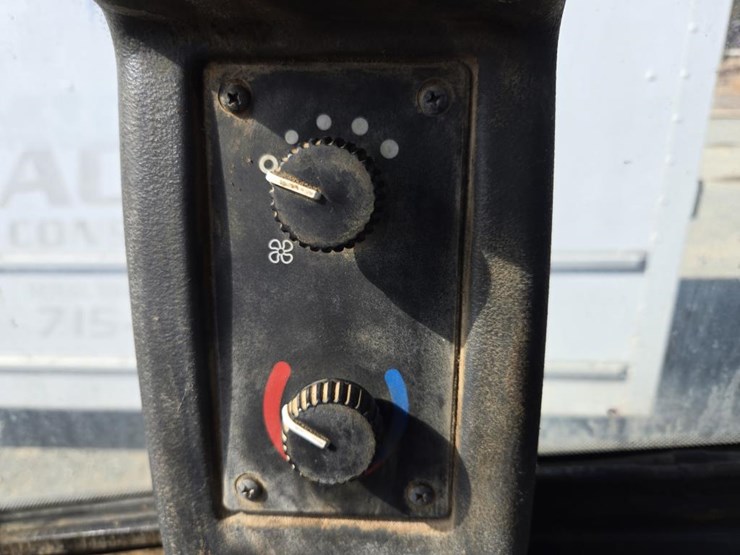deere-624k-image-65
