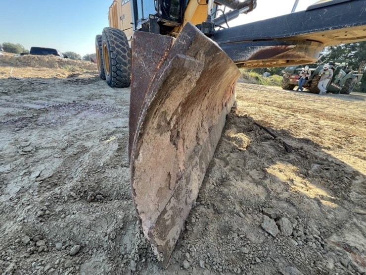 2011-deere-772gp-image-38