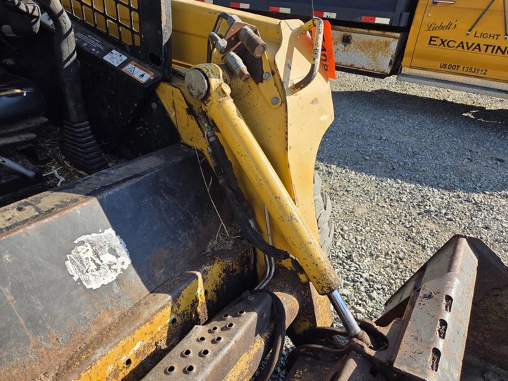 john-deere-250-image-14