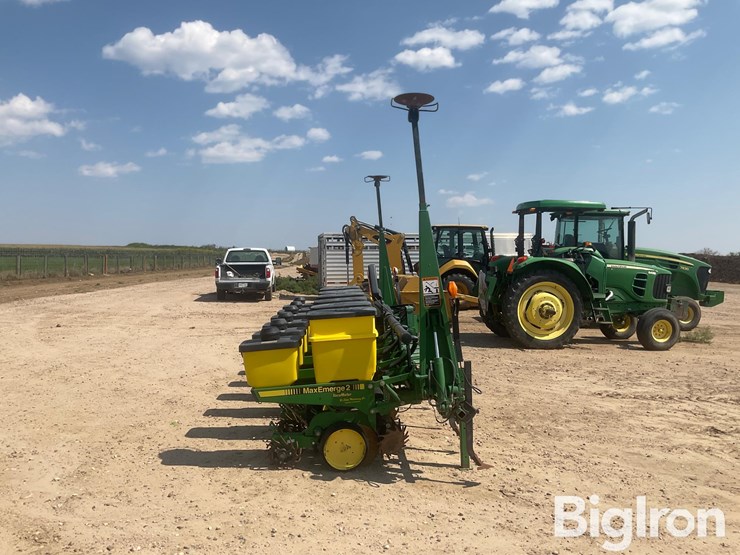john-deere-7300-image-8