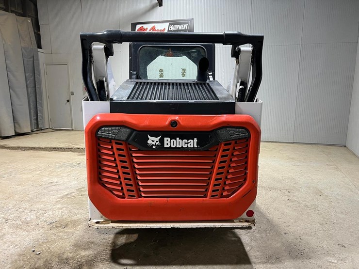 2022-bobcat-t64-image-33