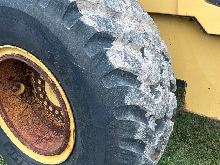 caterpillar-938g-image-15