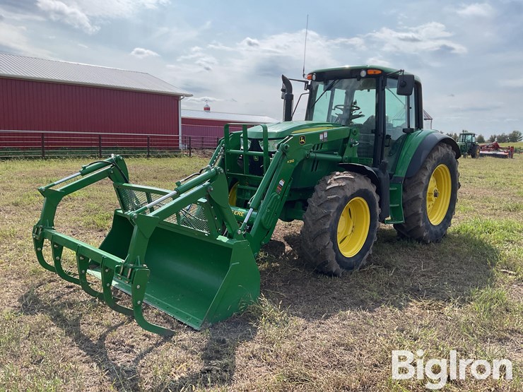 2015-john-deere-6125m-image-1