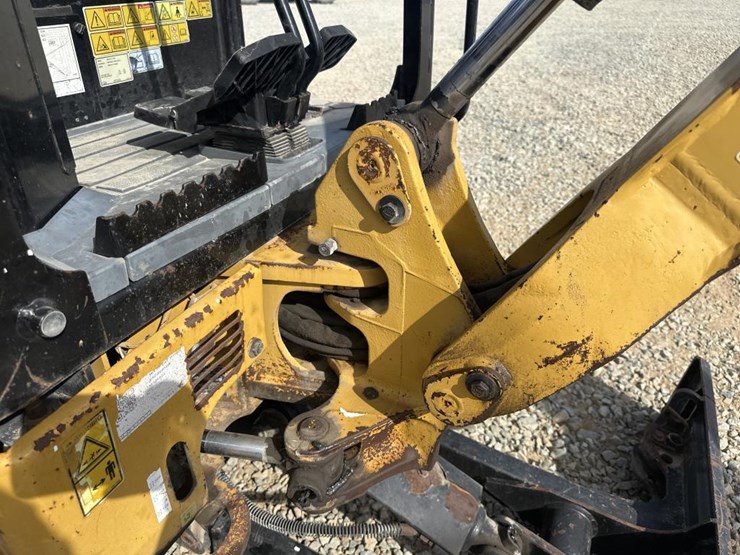 caterpillar-301.7-image-13
