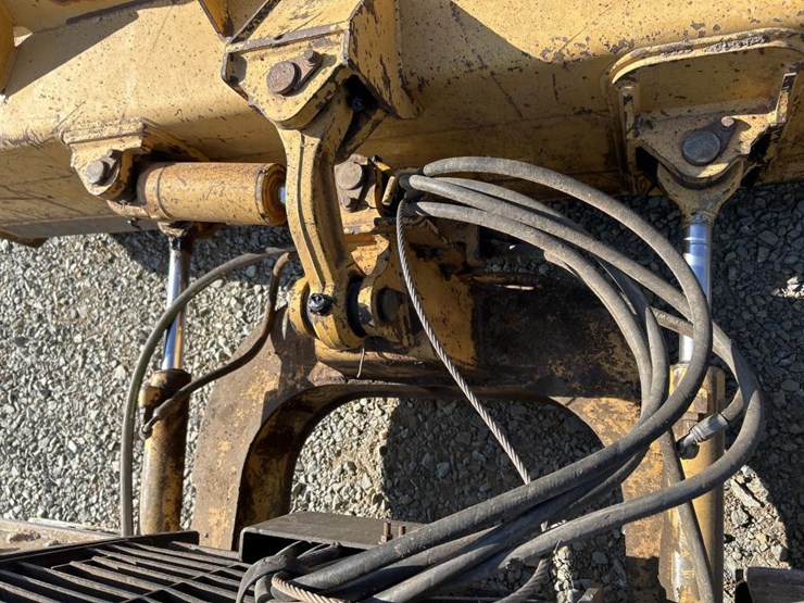 2003-deere-450h-image-24