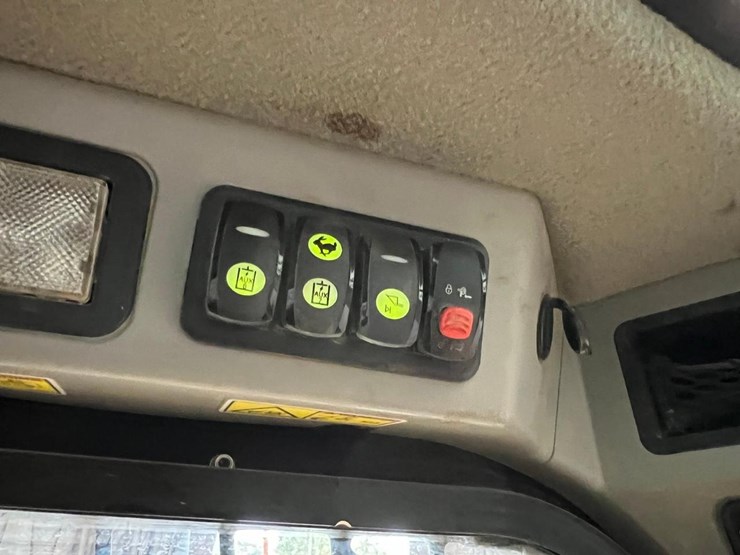 2019-caterpillar-259d-image-29
