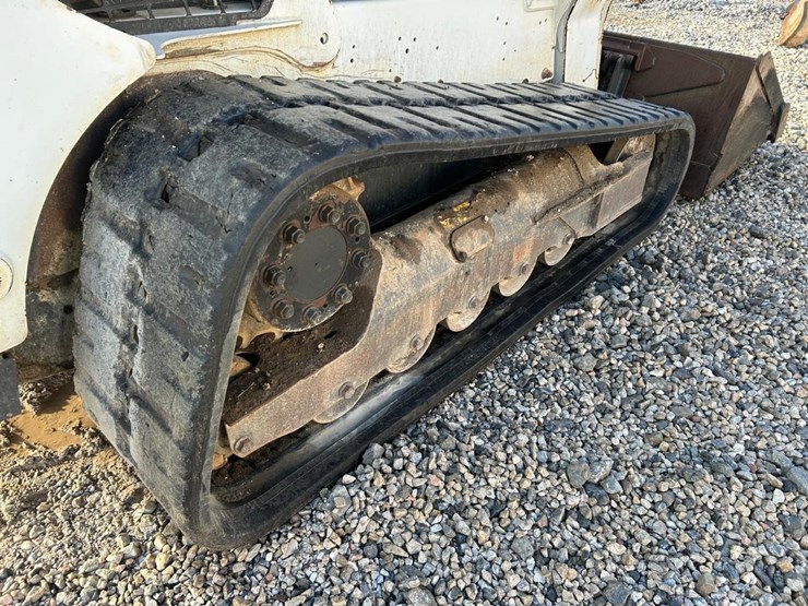 2017-bobcat-t740-image-15
