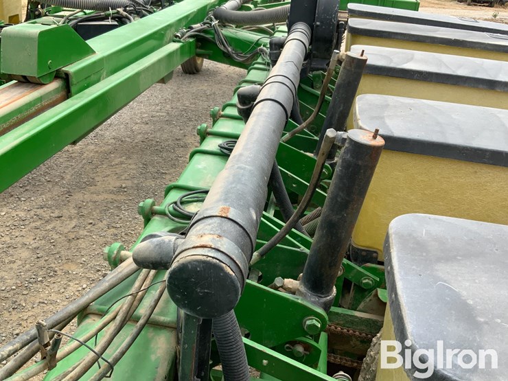 john-deere-7200-image-15