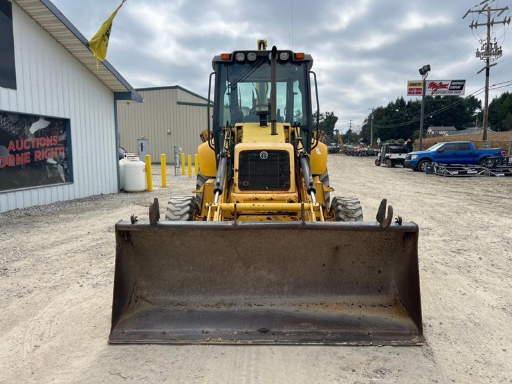 new-holland-b95-image-8