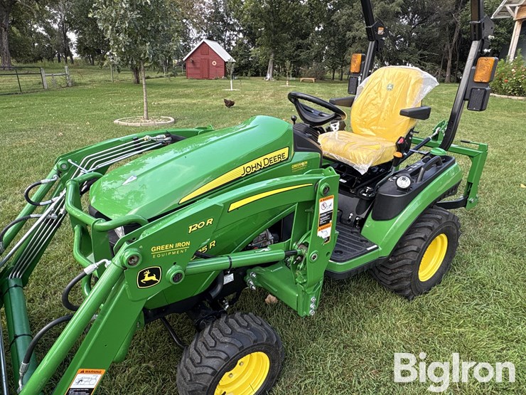 2021-john-deere-1025r-image-17