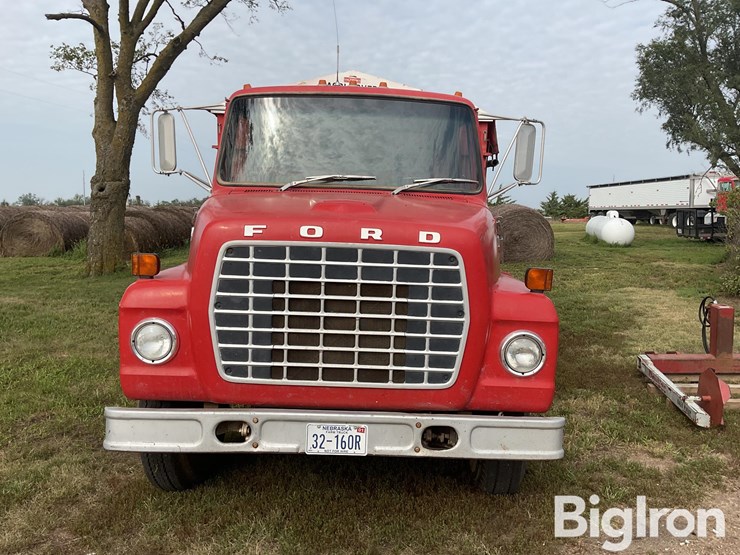 1976-ford-ln700-image-2