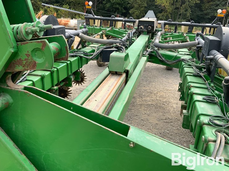 john-deere-7200-image-16