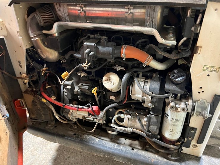 2023-bobcat-t770-image-16