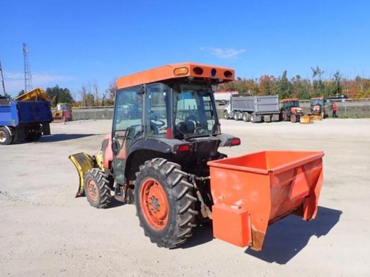 2016-kubota-m7040d-image-7