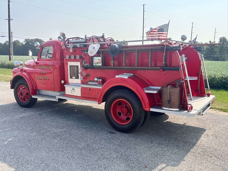 1949-dodge-b1hh-fire-truck-image-2