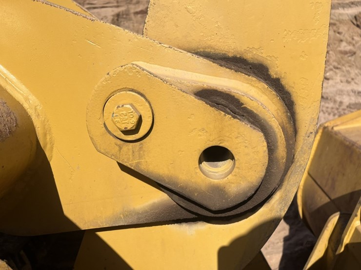caterpillar-928g-image-16