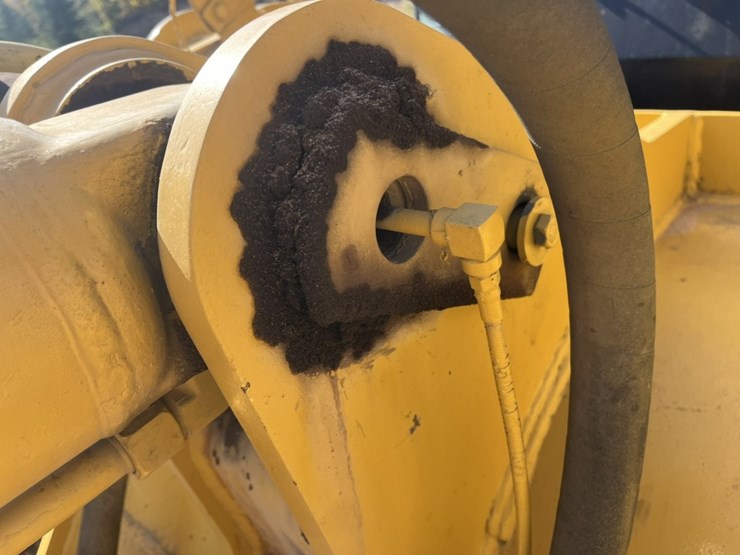 caterpillar-928g-image-46
