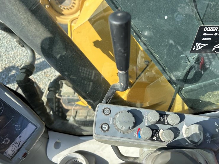 deere-75g-image-65