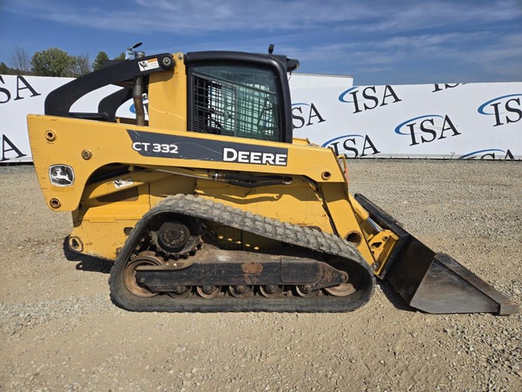 2013-deere-ct332-image-6