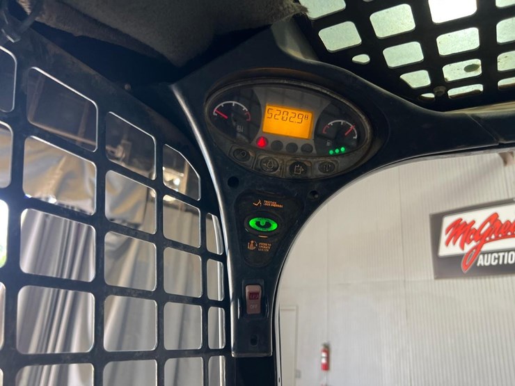 2016-bobcat-t750-image-23