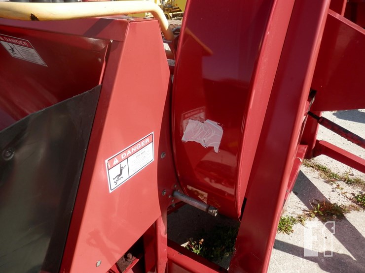 new-holland-f62b-image-9