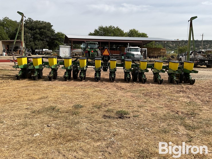 john-deere-1710-image-6