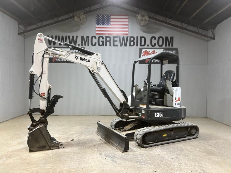2015-bobcat-e35i-image-1