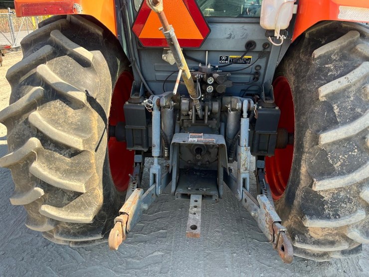 2013-kubota-m7040-image-14