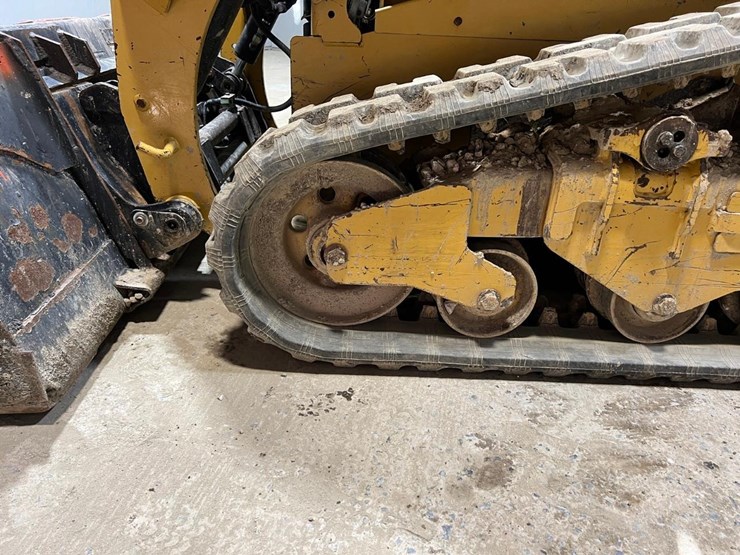 2016-caterpillar-259d-image-14