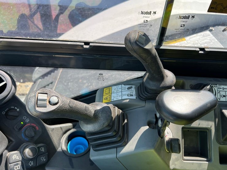 2022-bobcat-e88-image-31