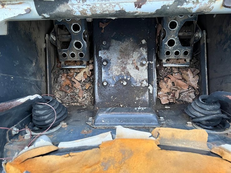2008-bobcat-s300-image-26