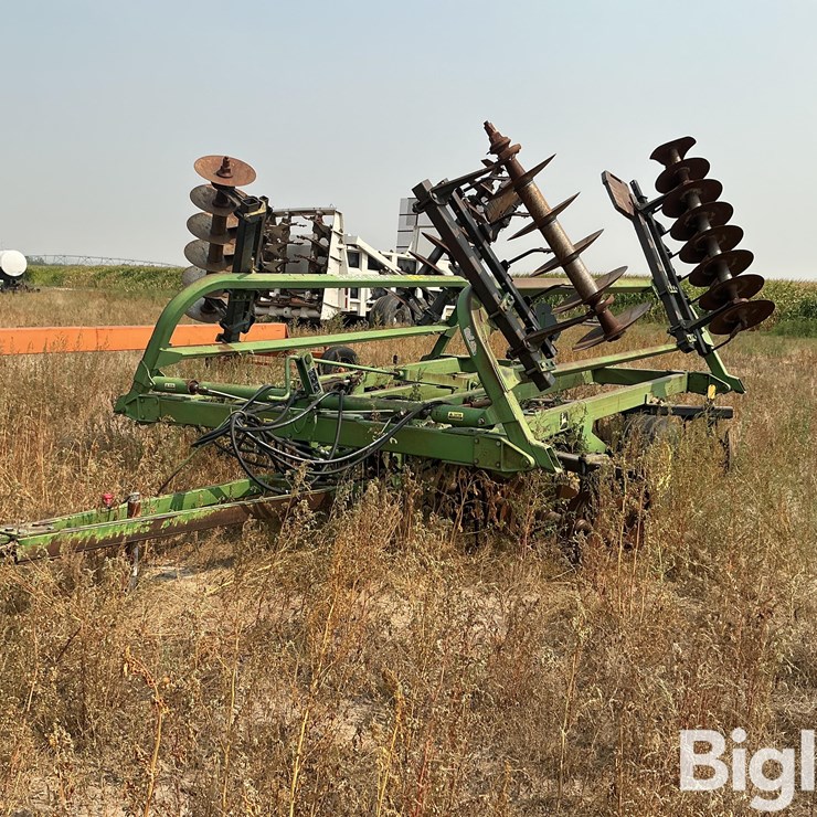 JOHN DEERE 235