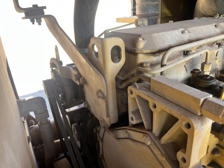 caterpillar-928g-image-97
